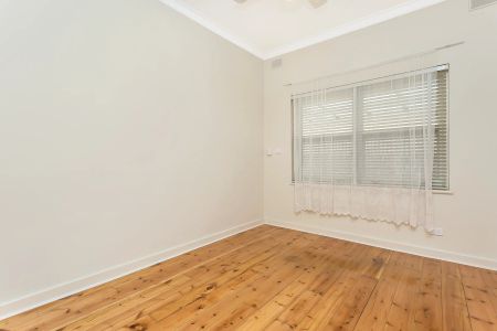 Well maintained four bedroom generous family living - Photo 5