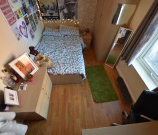 5 bedroom House in Harold Grove, Leeds - Photo 4