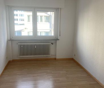 helle 3-Zimmer-Wohnung mit Balkon in zentraler Lage - Photo 5