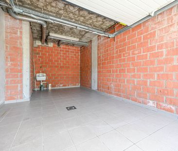 Ruim appartement met garagebox in hartje Izegem - Photo 6