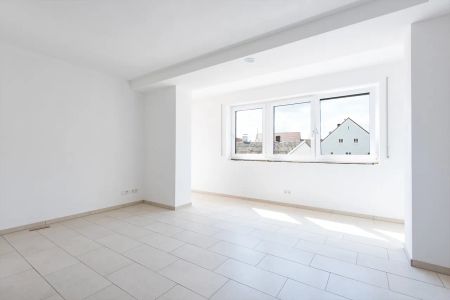 Moderne Wohnung im 1. Obergeschoss inklusive Einbauküche und zwei Außenstellplätze in Eitensheim! - Photo 5