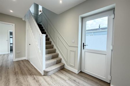 3 bedroom semi-detached house to rent - Photo 2