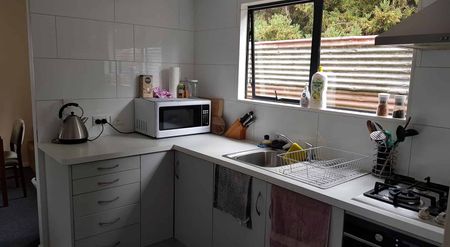 Spacious 4BR Hamilton East Haven - Photo 3