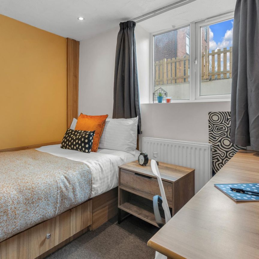 65 WOODSLEY ROAD Leeds - LS3 1DX - Photo 1