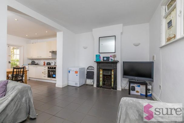 4 bedroom terraced house to rent - Photo 1