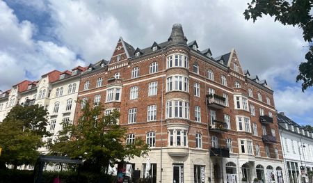 Fantastisk herskabslejlighed helt centralt i Hellerup - Foto 2