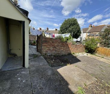 2 bedroom house to rent - Photo 2