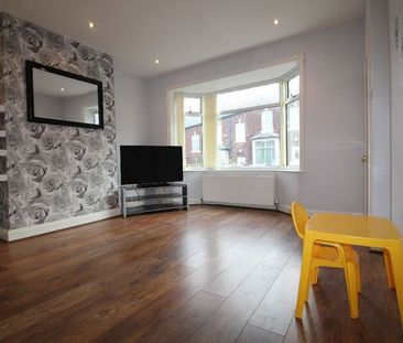 Edgeware Road, Blackburn - Photo 2