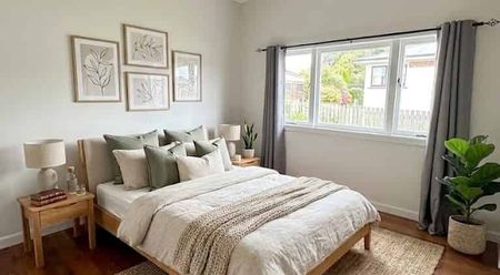 Freshly updated four bedroom home! - Photo 3