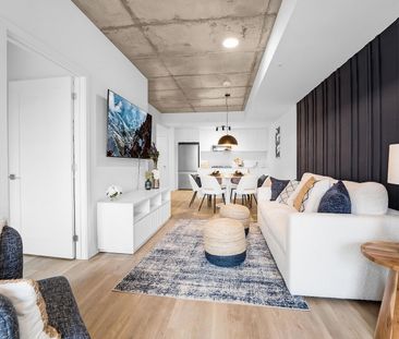 Carlton West - Brand New, High End Rental - Photo 3