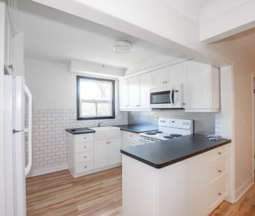 8 West Lynn St, St. Catharines - All Inclusive 2 Bedroom Main Unit - Photo 5