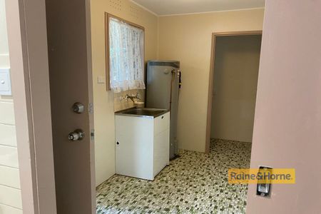 Neat & Tidy 2 Bedroom Home - Photo 4