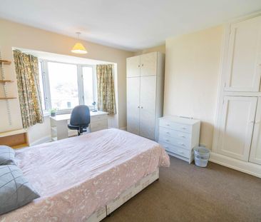 8 Carlton Avenue - Photo 5