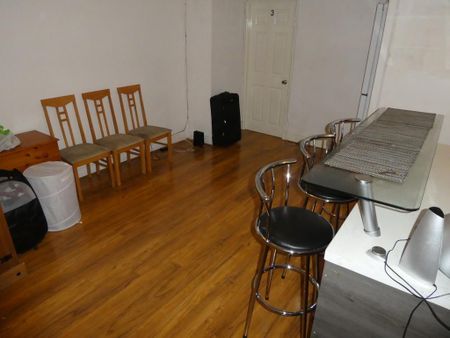 5 bedroom semi-detached house to rent - Photo 2