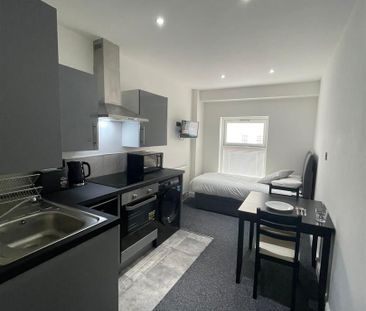 1 Beds - Studio flat - - Photo 4