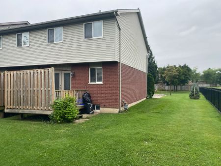 For Lease - 50 Chapman Court Unit# 53, London North, Ontario - Photo 3