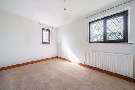2 bedroom end of terrace house to rent - Photo 4