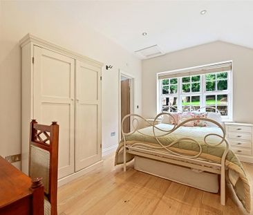 8 bedroom detached house to rent - Photo 5