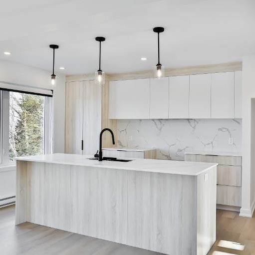 3 CH - 2 SDB - Sainte-Agathe-des-Monts - $2,250 /mo - Photo 1