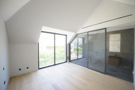 2 Bedroom Apartment with a terrace, São João do Estoril, Cascais - Photo 4