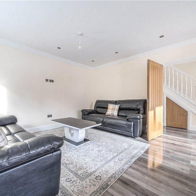 4 bedroom semi-detached house to rent - Photo 1