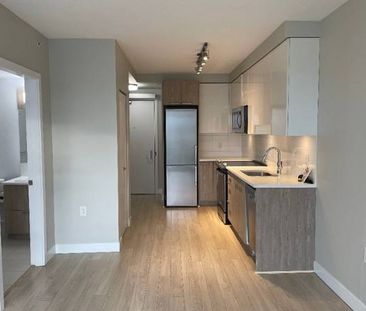 Welcoming & Modern One-Bedroom Just Minutes Away From Skytrain! - Photo 1