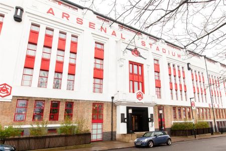 2 bedroom flat in Highbury Stadium Square - Photo 2