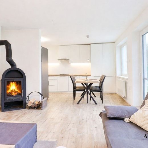 ABSOLUTE REAL / 5i dom, Devínska Nová Ves – Ílová ulica, 169.5 m2, terasa, záhrada - Photo 1