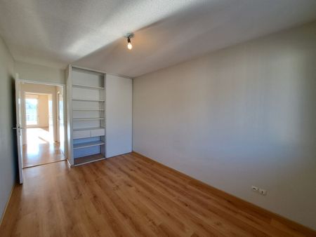 Location Appartement 3 pièces 72m² - Photo 2