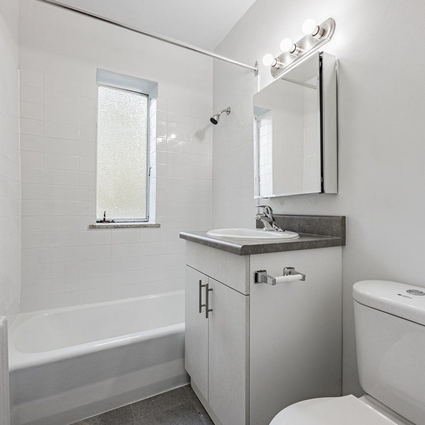 For Lease - 156 Kingston Road Unit# 314, Toronto, Ontario - Photo 1