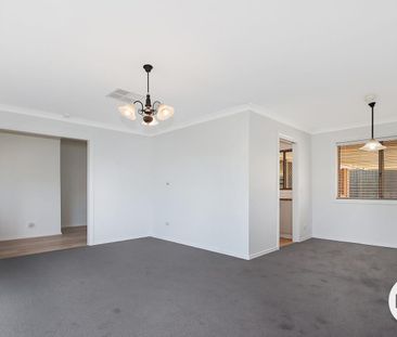 4 BEDROOM HOME WITH HUGE SHED! - Photo 6