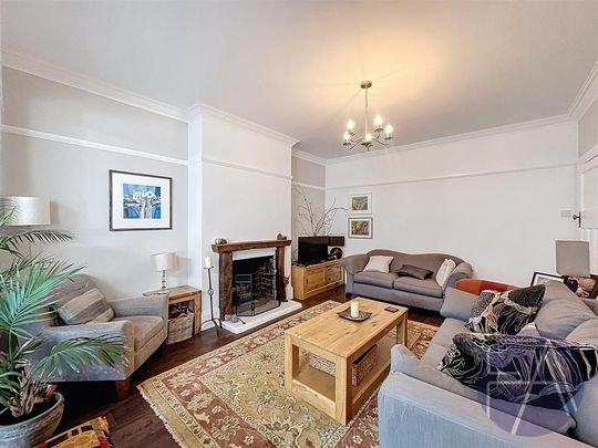 4 bedroom detached house to rent - Photo 1