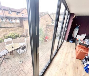 Room in a Shared House, John Maurice Close, SE17 - Photo 4