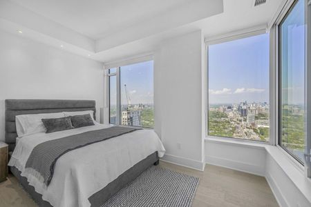 For Lease - 11 Yorkville Avenue Unit# 4904, Toronto, Ontario - Photo 5