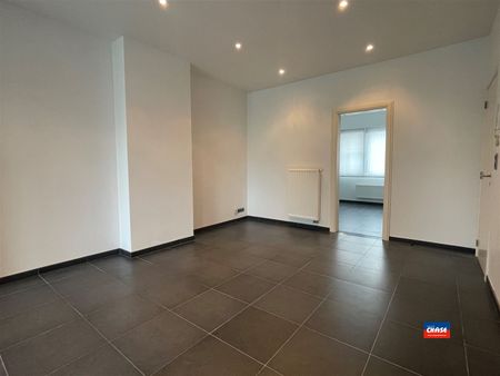 Gelijkvloersappartement met één slaapkamer, prachtige tuin en grote kelder - € 850 - Foto 5