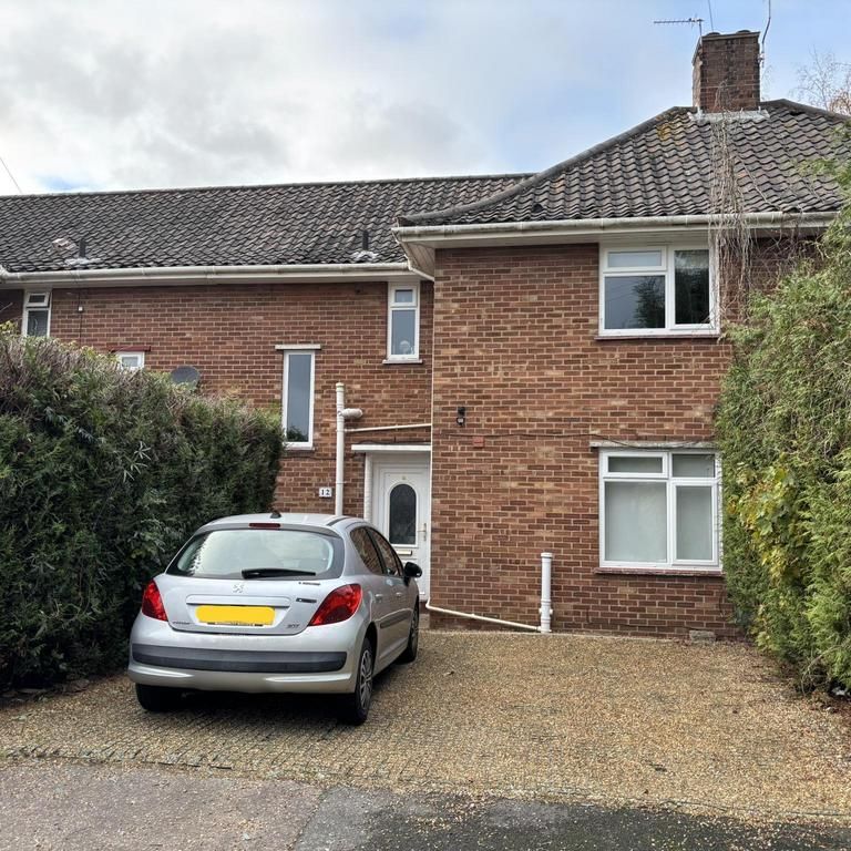 1 bedroom in a house share to rent - Photo 1