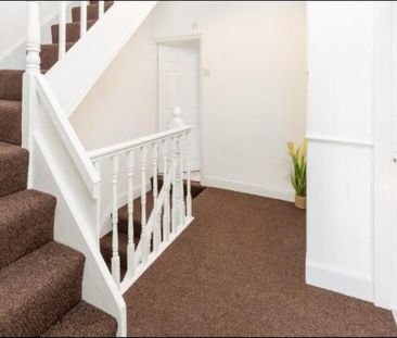 4 bedroom terraced house to rent - Photo 3