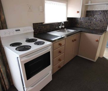 THREE BEDROOMS - AWAPUNI - Photo 3