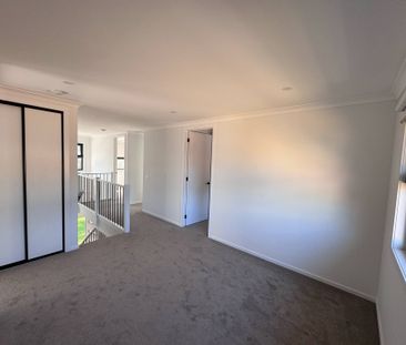 Brand-New Designer Townhouse in Prime Mount Evelyn Location - Photo 5