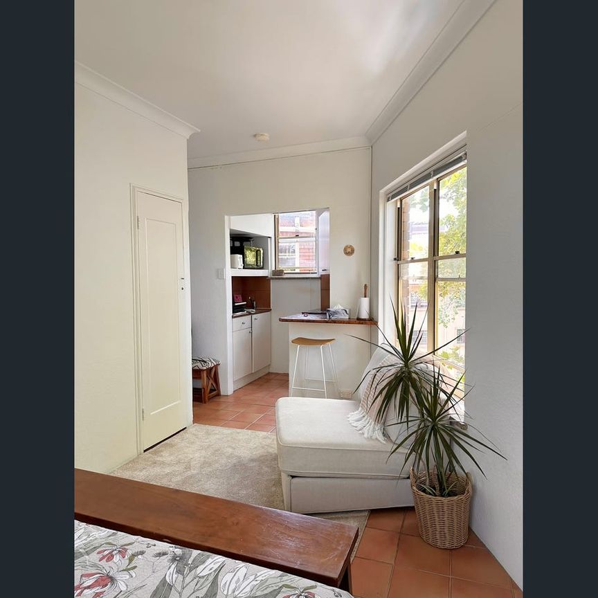 Furnished Studio apartment with Leafy Outlook - Photo 1