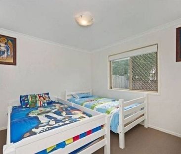 For Lease: Modern Family Living in the Heart of Upper Coomera! - Photo 6