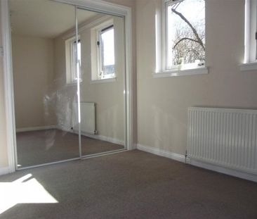 Sutcliffe Court, Anniesland, G13 - Photo 1