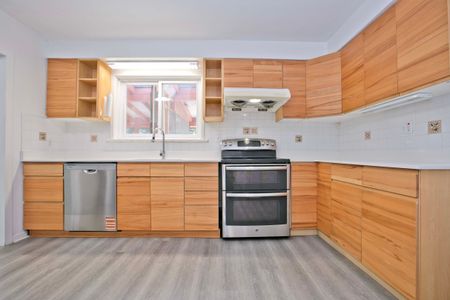 For Lease - 247 Parkview Avenue, Toronto, Ontario - Photo 2