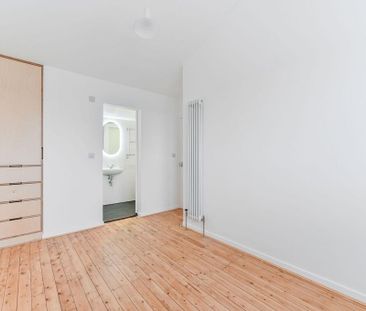 5 bedroom end of terrace house to rent - Photo 4