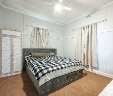 Central, Double Storey Family Home - Photo 5