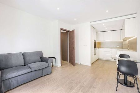 An exceptional one bed apartment moments from the river. - Photo 2