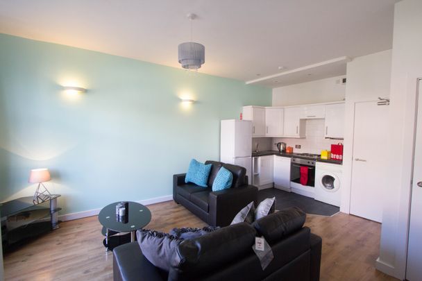 57 BEECHWOOD VIEW Leeds - LS4 2LP - Photo 1