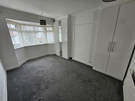 3 Bed Semi-Detached House, Cliffdale Drive, M8 - Photo 4