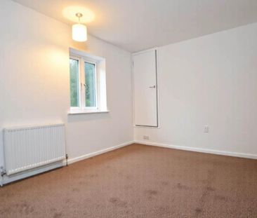 3 bedroom end of terrace house to rent - Photo 3