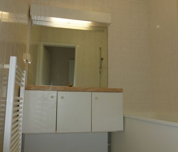 REIMS, secteur Courlancy, appartement de type 3 de 66.45 m2 balcon ... - Photo 5